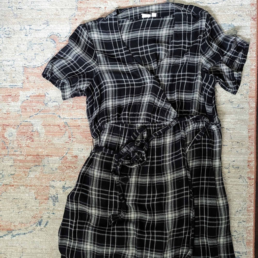 GAP Maternity plaid wrap dress